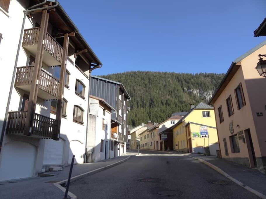 Appartement Au Coeur Du Village Avec Parking Prive Mijoux Exterior photo